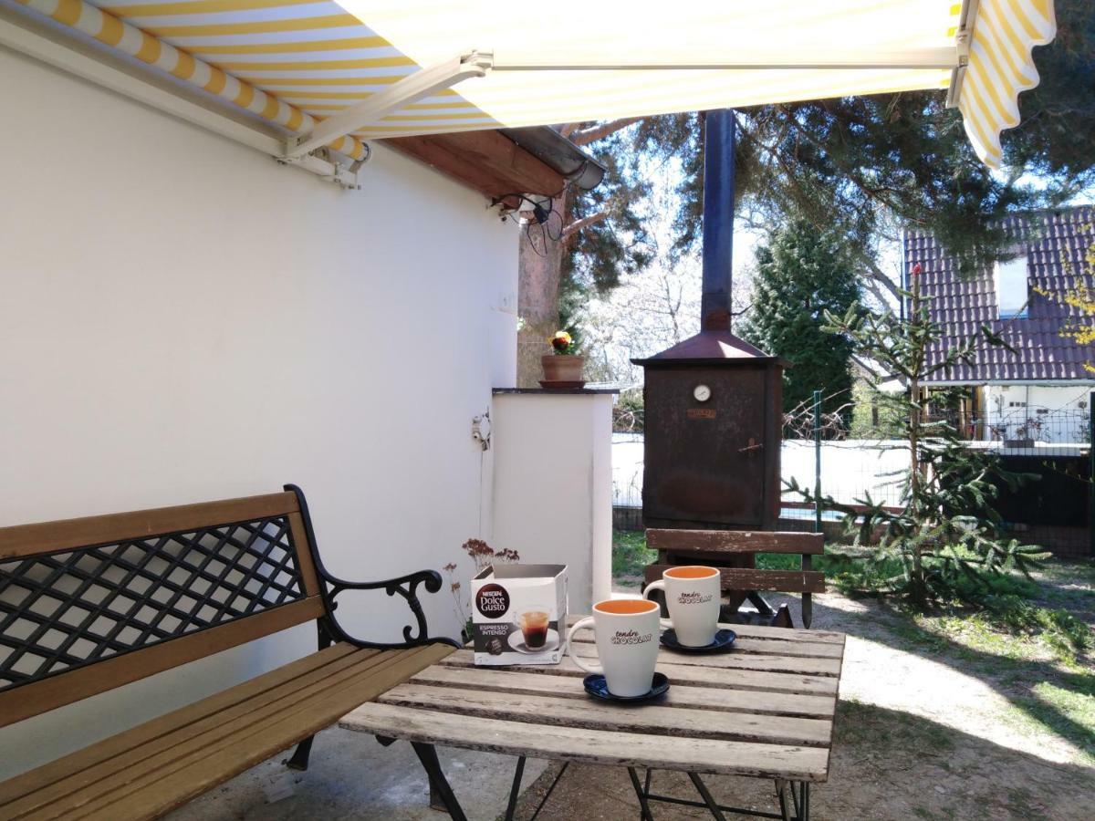 Suita U Toma Vestec  Exteriér fotografie